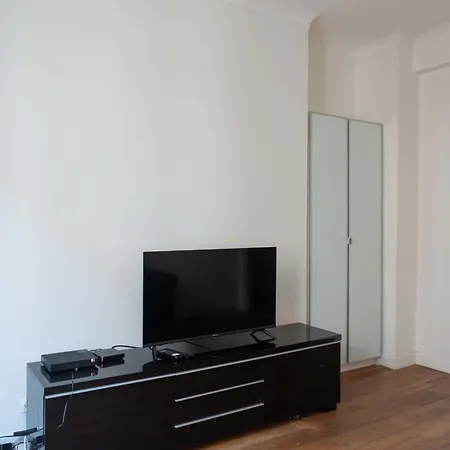 Apartment Lovely T2 With View Of The Eiffel Tower Paris