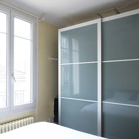 Apartment Lovely T2 With View Of The Eiffel Tower Paris